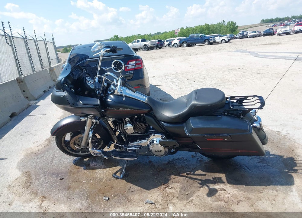2013 HARLEY-DAVIDSON FLTRX ROAD GLIDE CUSTOM VIN: 1HD1KHM15DB686125