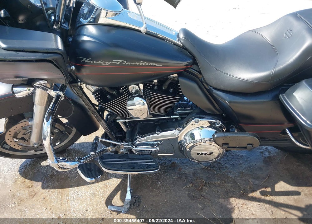 2013 HARLEY-DAVIDSON FLTRX ROAD GLIDE CUSTOM VIN: 1HD1KHM15DB686125