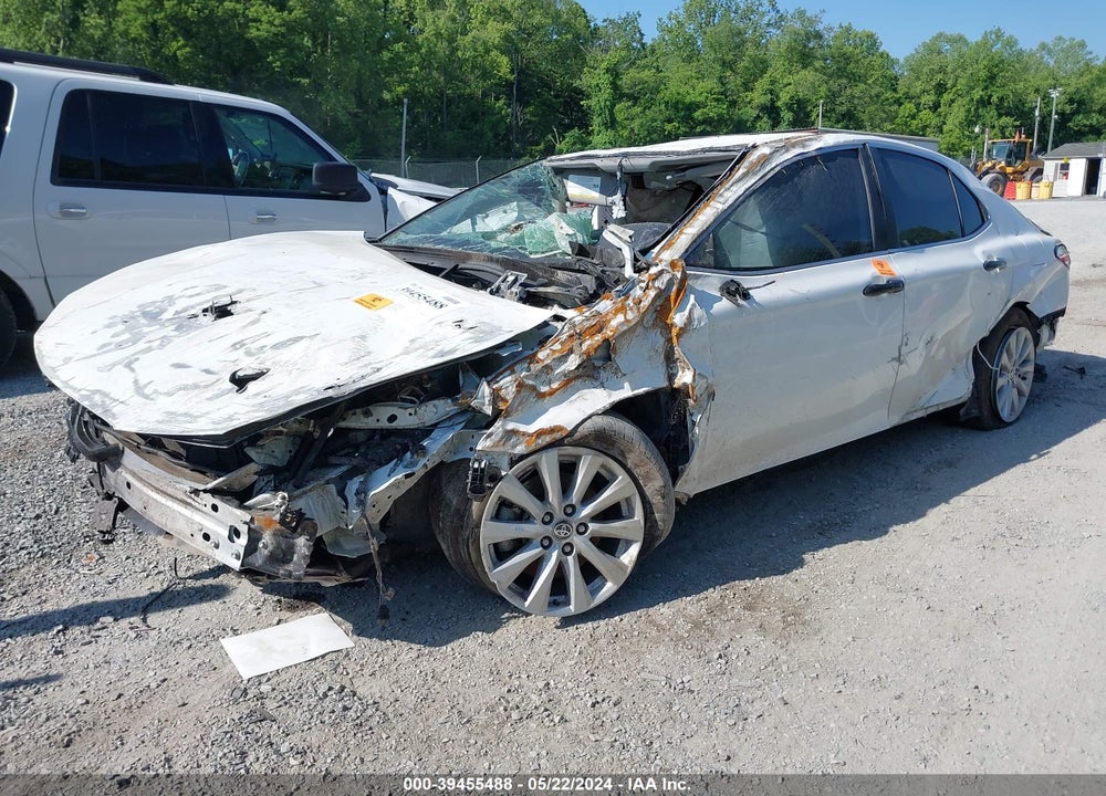 2020 TOYOTA CAMRY LE VIN: 4T1C11AK0LU396844