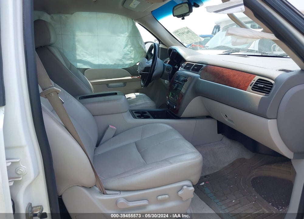 2010 CHEVROLET TAHOE LT VIN: 1GNMCBE33AR118264