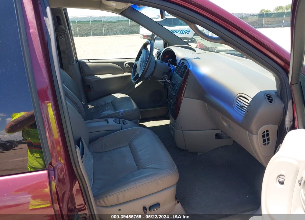 2001 CHRYSLER TOWN & COUNTRY LXI VIN: 2C4GP54L01R374644