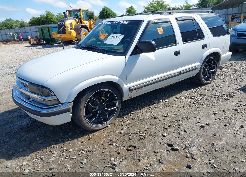 2001 CHEVROLET BLAZER LS VIN: 1GNCS13W312161937