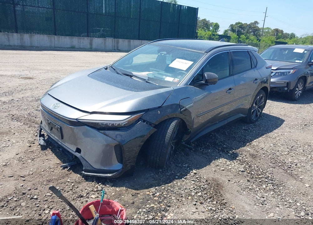2023 TOYOTA BZ4X LIMITED VIN: JTMABACA8PA023474