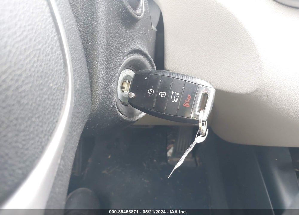 2020 KIA SORENTO VIN: 5XYPG4A35LG667106