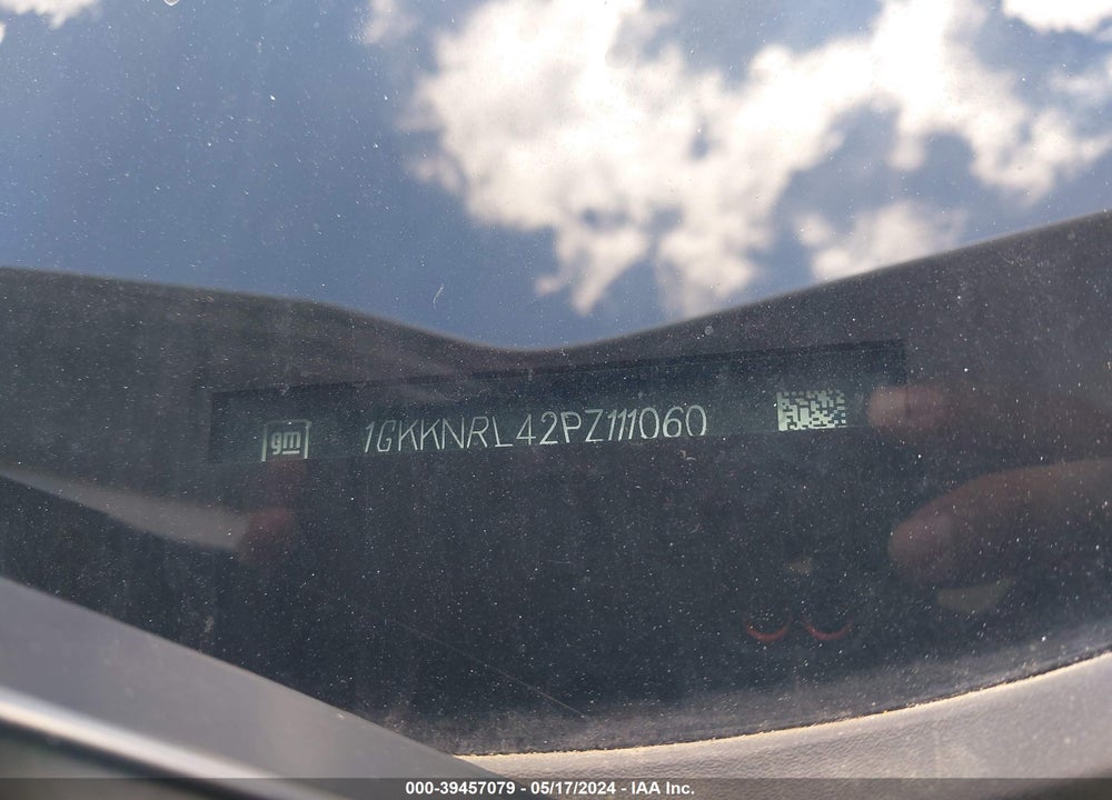 2023 GMC ACADIA AWD SLE VIN: 1GKKNRL42PZ111060