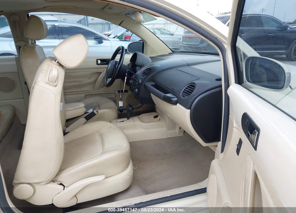 2008 VOLKSWAGEN NEW BEETLE SE VIN: 3VWRW31C98M523278