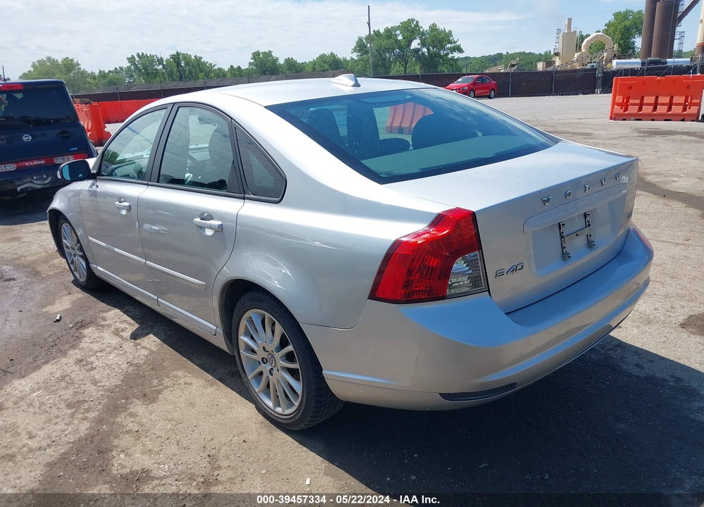 2009 VOLVO S40 2.4I VIN: YV1MS382X92433159