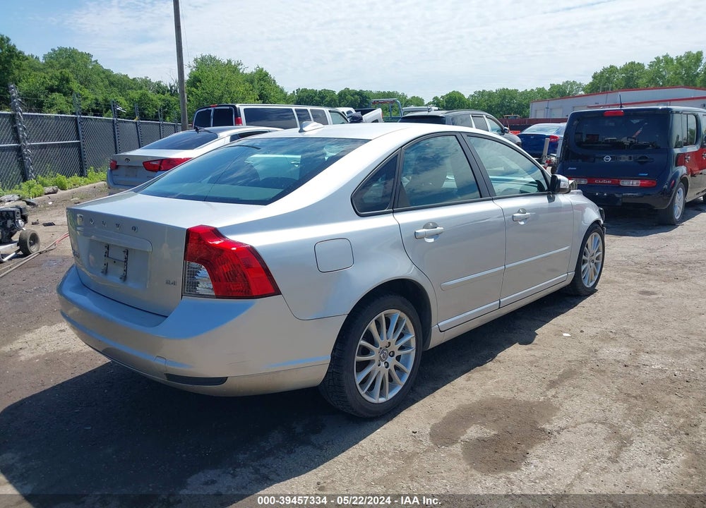 2009 VOLVO S40 2.4I VIN: YV1MS382X92433159