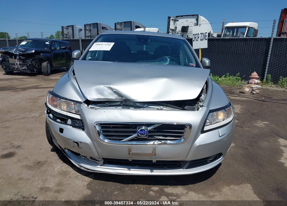2009 VOLVO S40 2.4I VIN: YV1MS382X92433159