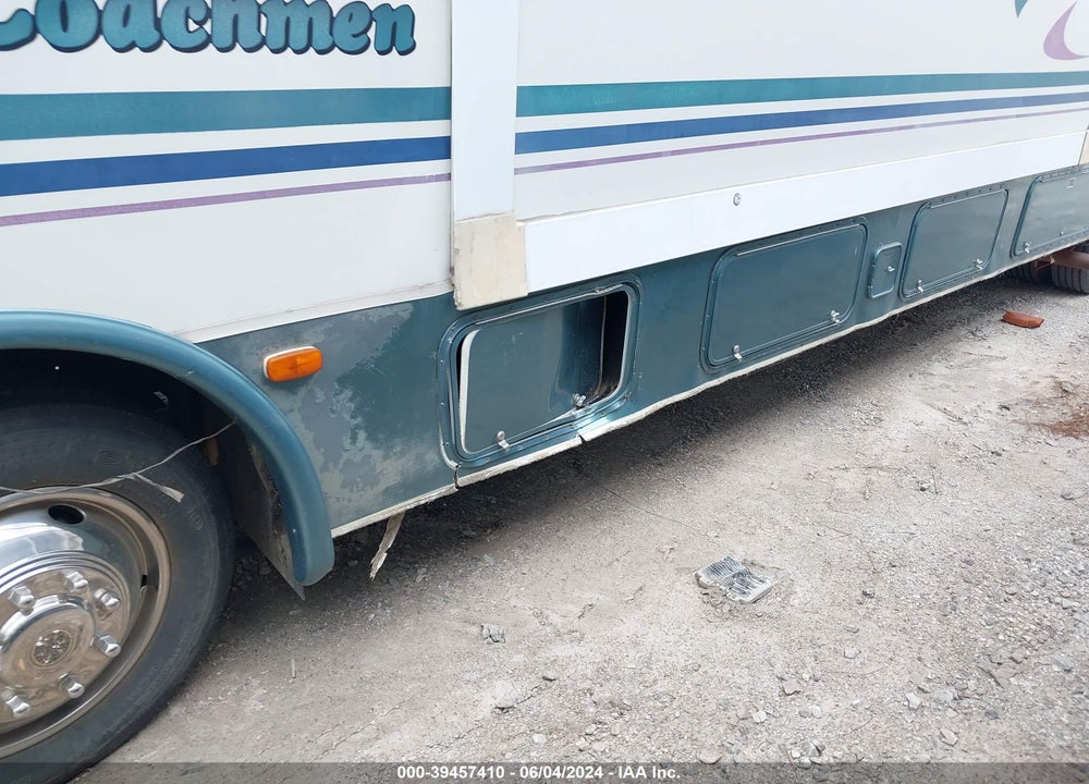 1999 FORD F550 SUPER DUTY STRIPPED CHASS VIN: 3FCMF53S9XJA33520