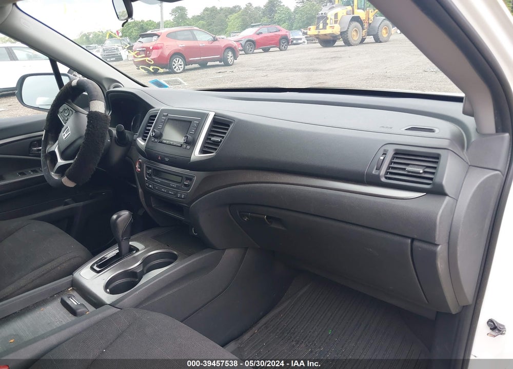 2019 HONDA PILOT LX VIN: 5FNYF6H17KB017576