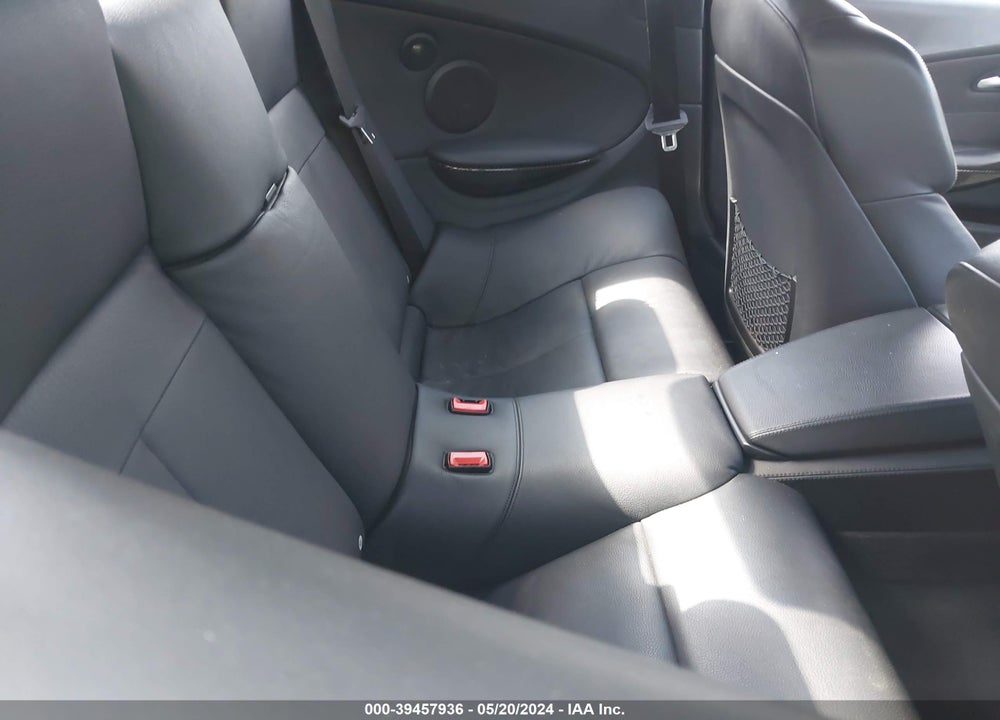 2007 BMW M6 VIN: WBSEH93537CY23758