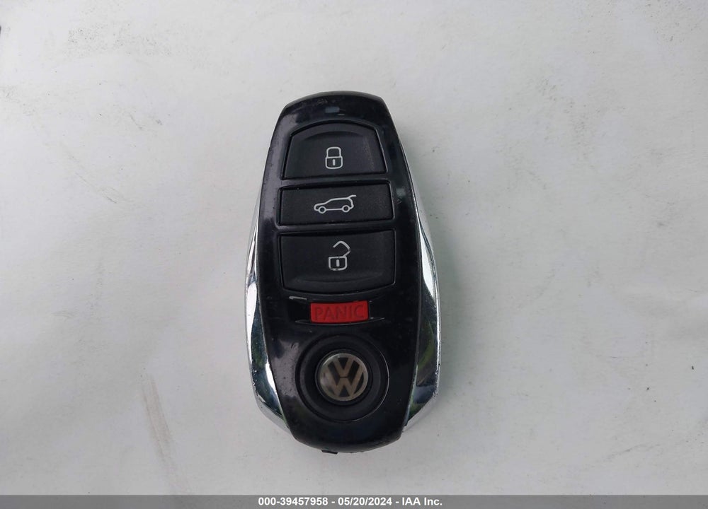 2012 VOLKSWAGEN TOUAREG VR6 LUX VIN: WVGEF9BP6CD009233