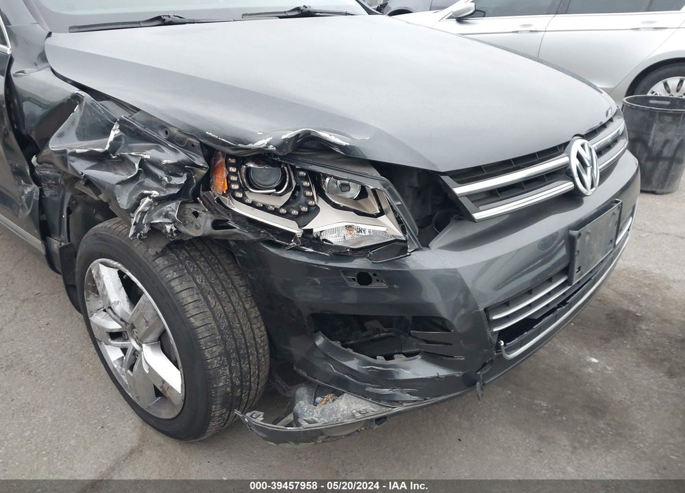 2012 VOLKSWAGEN TOUAREG VR6 LUX VIN: WVGEF9BP6CD009233