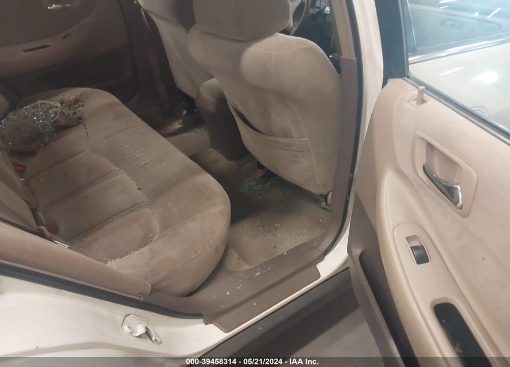2000 HONDA ACCORD 2.3 LX VIN: 1HGCG5647YA149111