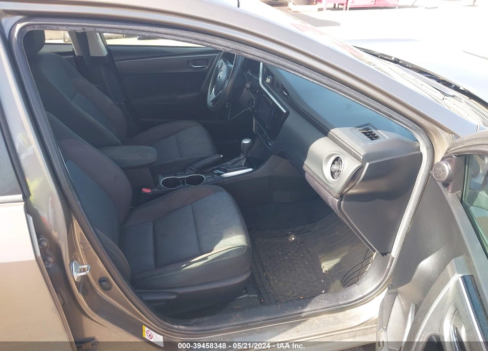 2019 TOYOTA COROLLA XLE VIN: 5YFBURHEXKP916579