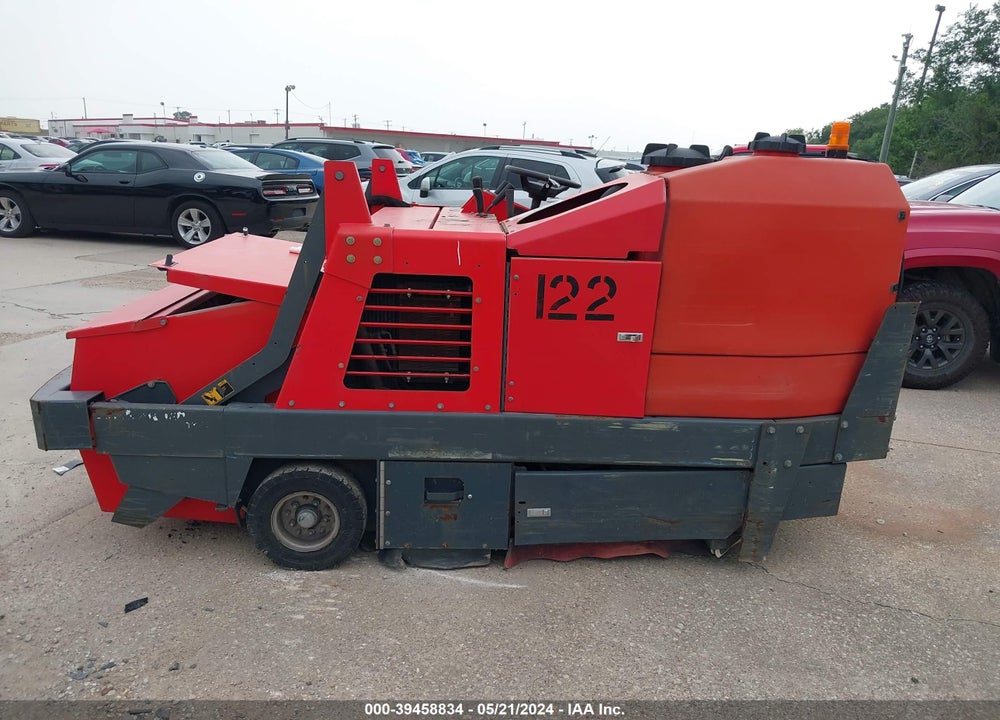 2010 POWE SWEEPER/SCRU --- VIN: 00000000018819211