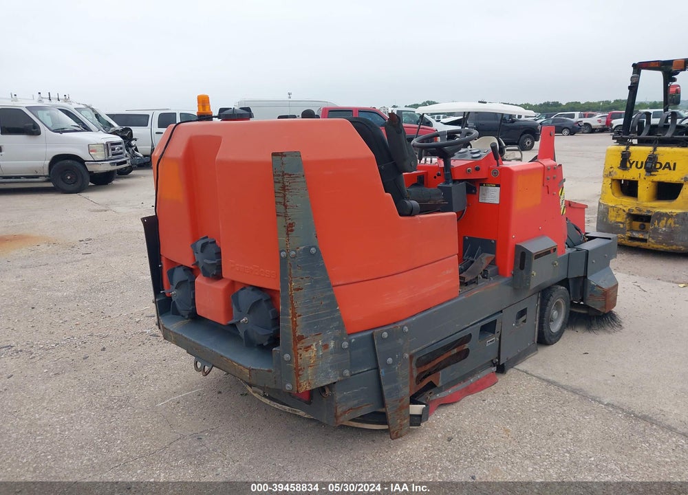 2010 POWE SWEEPER/SCRU --- VIN: 00000000018819211