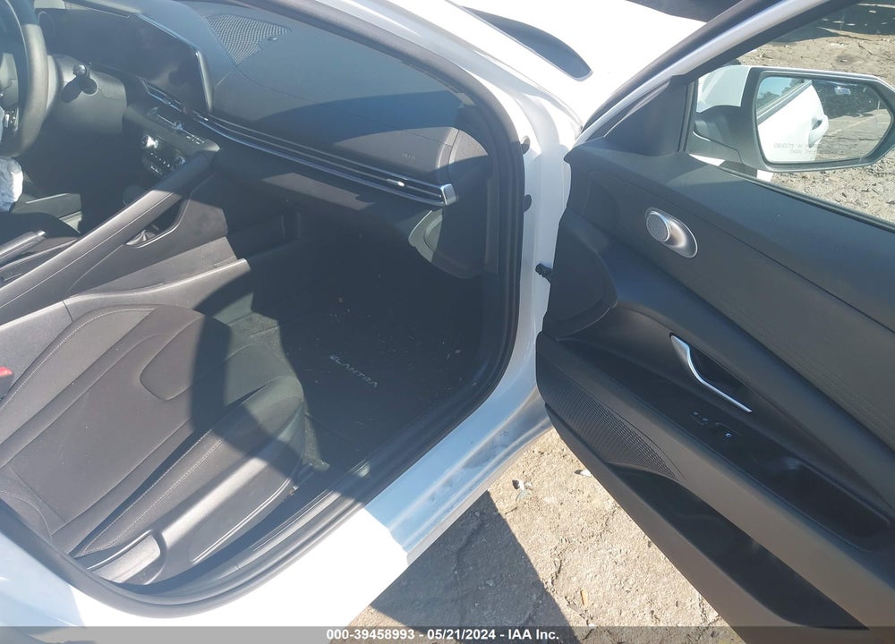 2024 HYUNDAI ELANTRA SEL VIN: KMHLM4DG6RU650890