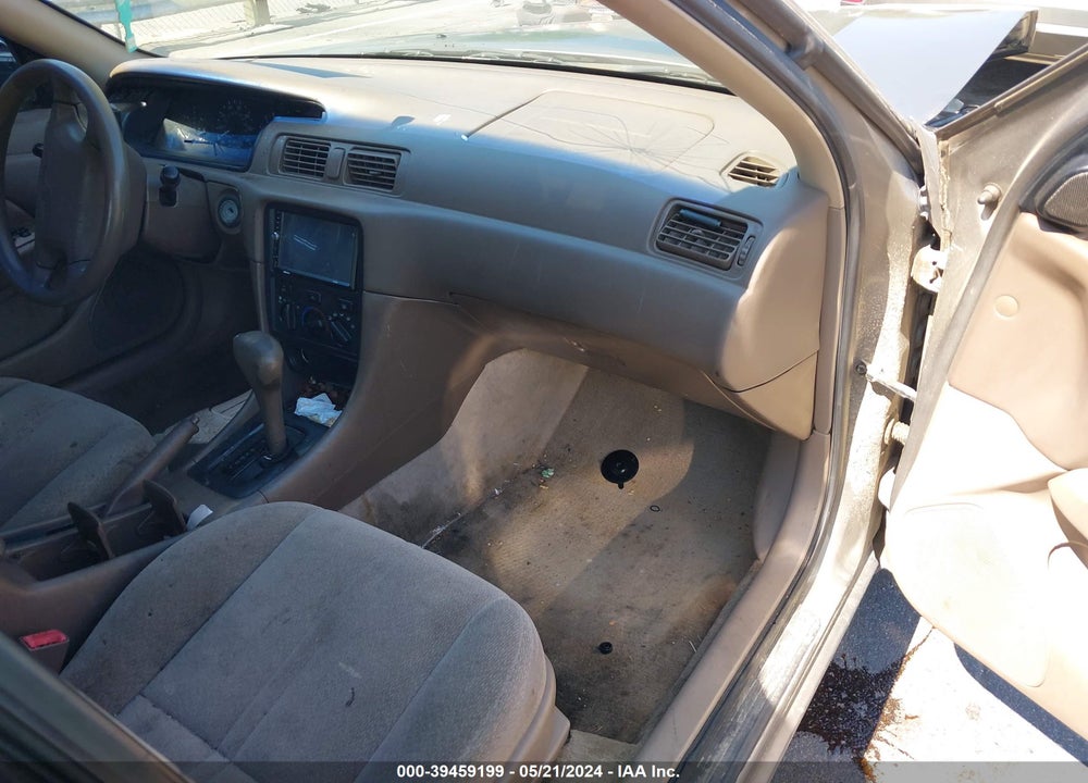 2000 TOYOTA CAMRY LE VIN: 4T1BG22K3YU625670