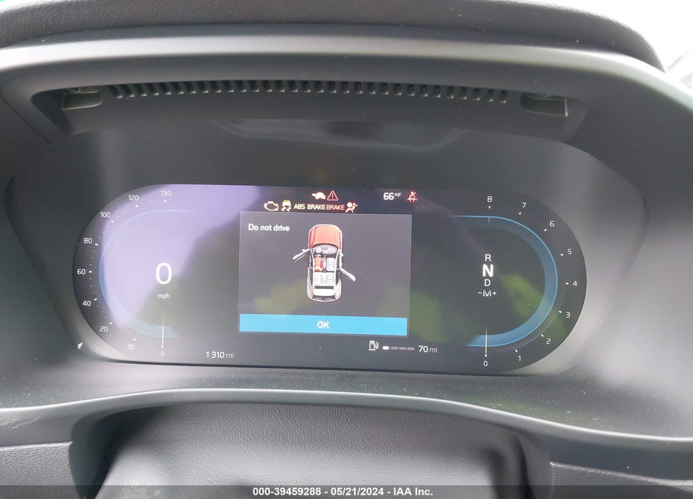 2024 VOLVO XC40 B5 PLUS DARK THEME VIN: YV4L12UL5R2215298