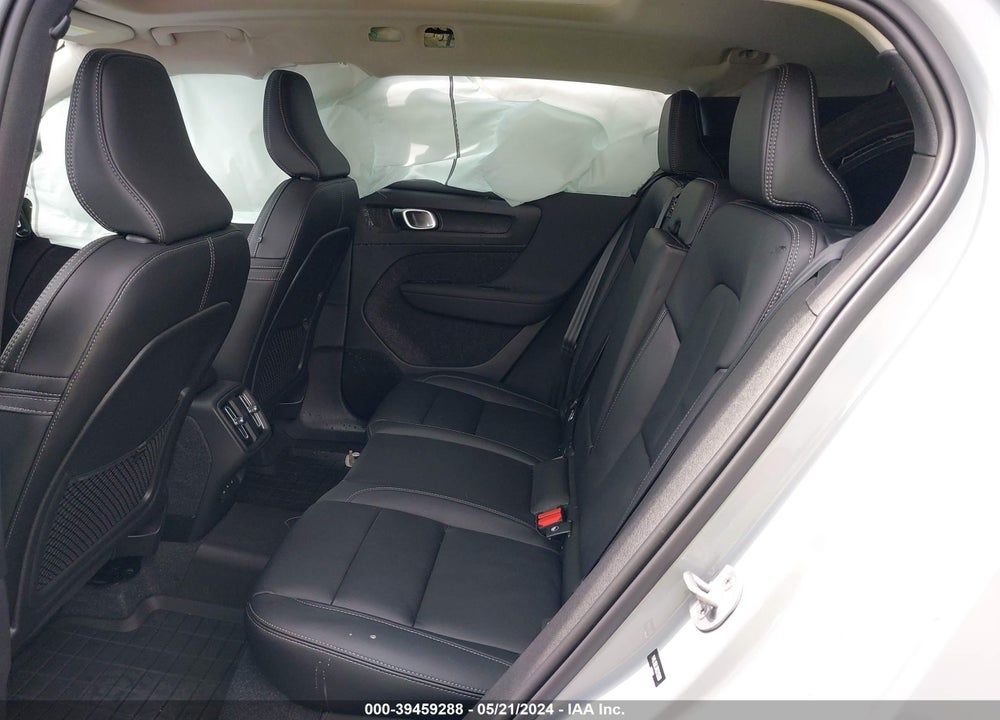 2024 VOLVO XC40 B5 PLUS DARK THEME VIN: YV4L12UL5R2215298