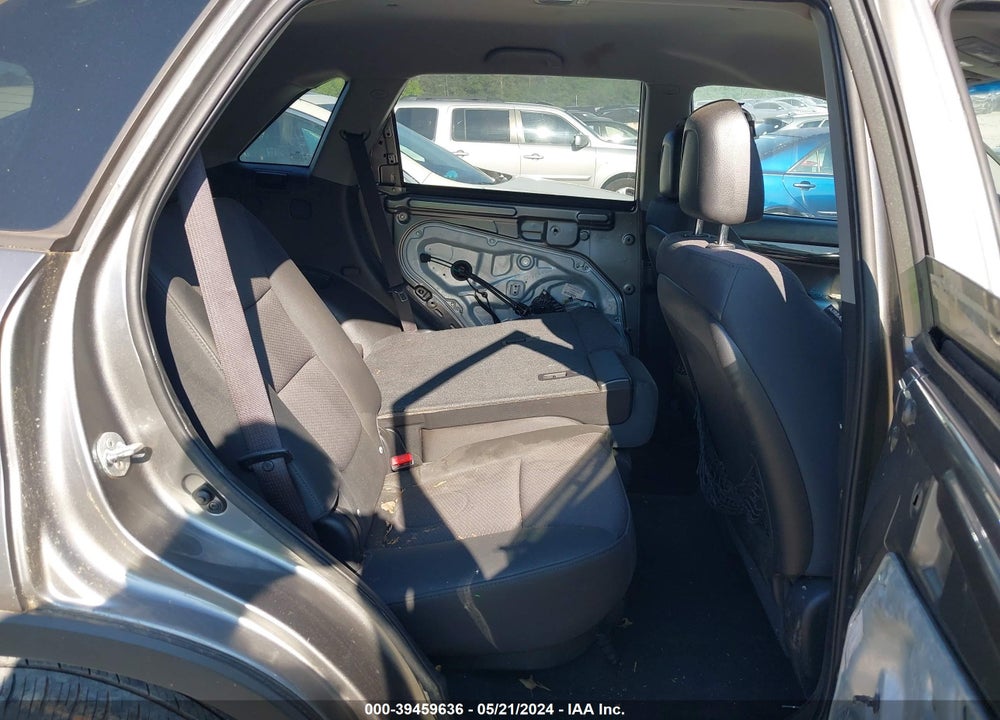 2011 KIA SORENTO LX V6 VIN: 5XYKT4A27BG160347