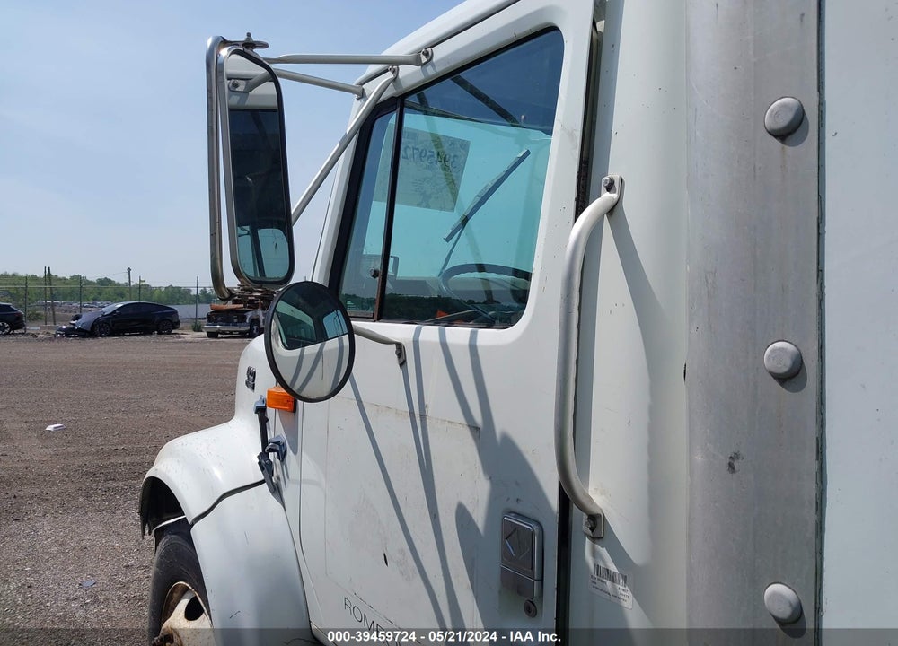 1999 INTERNATIONAL 4000 4700 VIN: 1HTSCAAM2XH609077