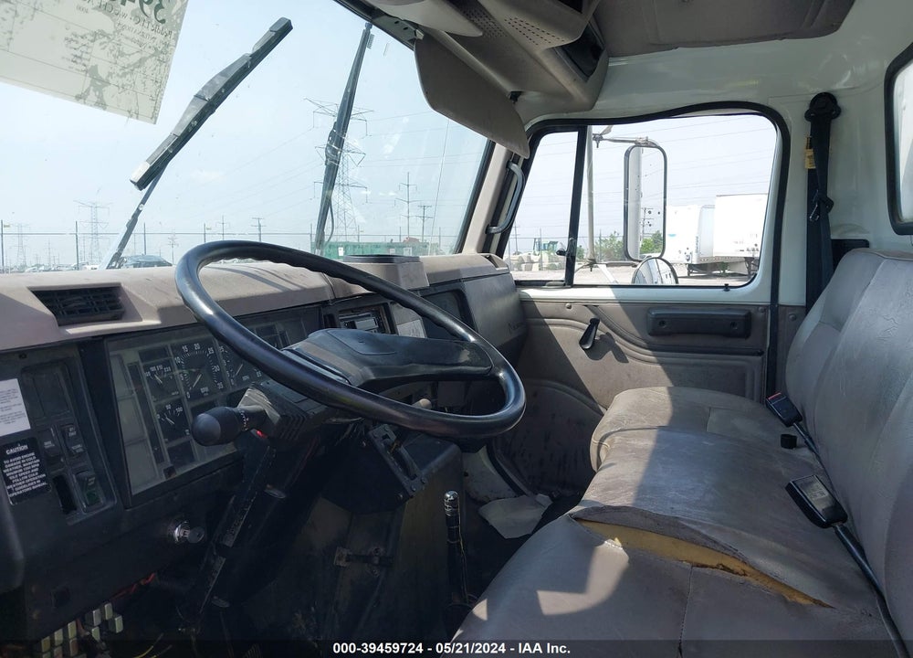 1999 INTERNATIONAL 4000 4700 VIN: 1HTSCAAM2XH609077