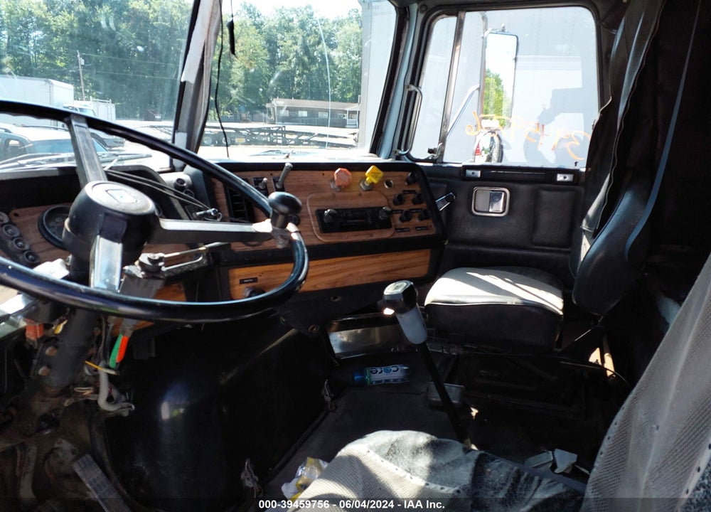 1989 WHITE/GMC AERO VIN: 4V1WDBJE7KN619478
