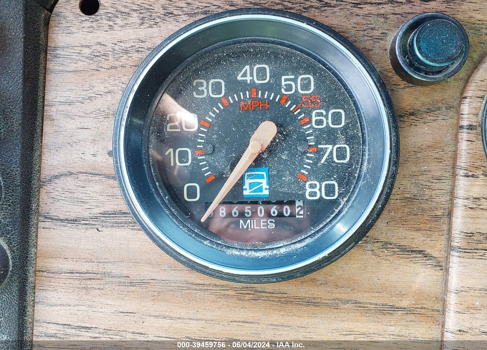 1989 WHITE/GMC AERO VIN: 4V1WDBJE7KN619478