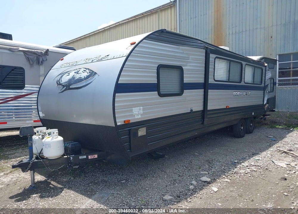 2019 FORETRAVEL MOTORHOME GREY WOLF VIN: 4X4TCKB29KK057927