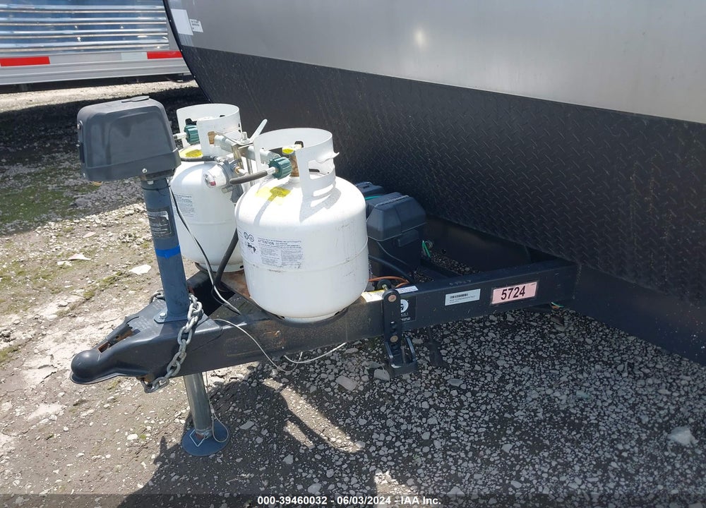 2019 FORETRAVEL MOTORHOME GREY WOLF VIN: 4X4TCKB29KK057927