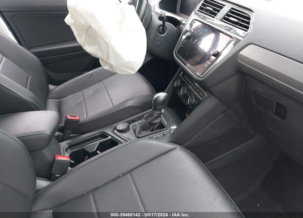 2019 VOLKSWAGEN TIGUAN VIN: 3VV2B7AX4KM131229
