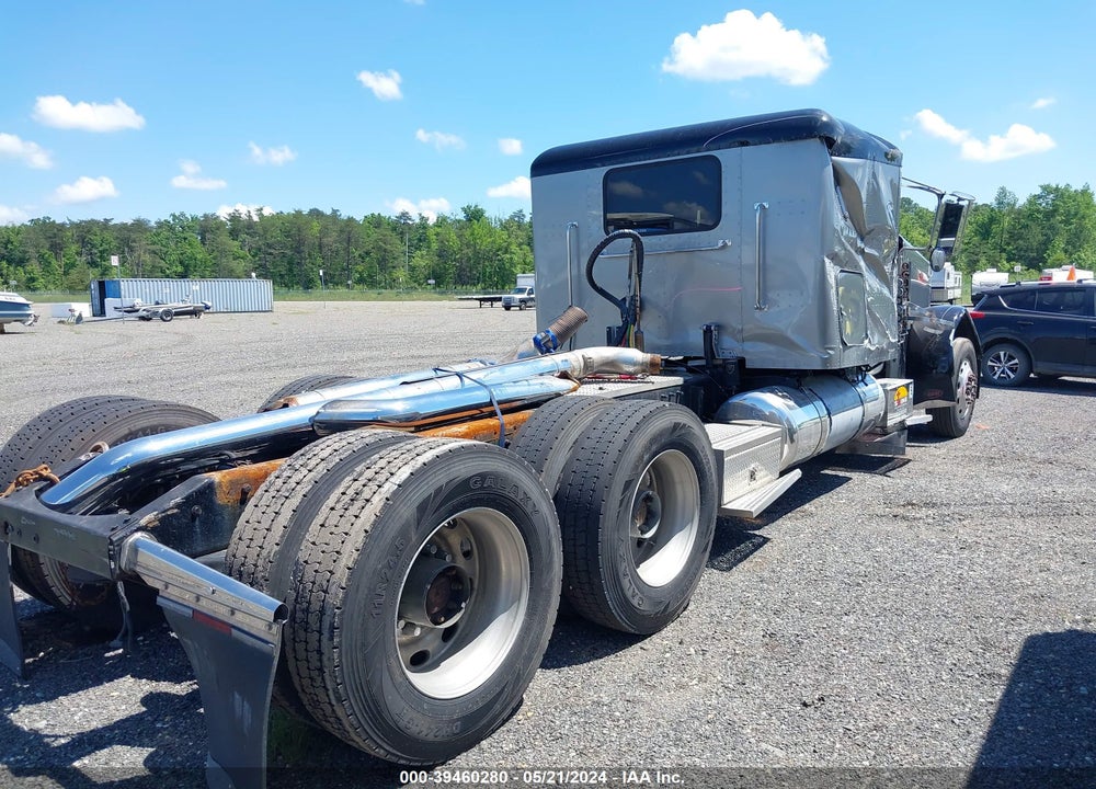 2005 PETERBILT 379 VIN: 1XP5D49X05N846820