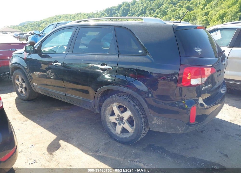 2015 KIA SORENTO LX V6 VIN: 5XYKTDA70FG653661