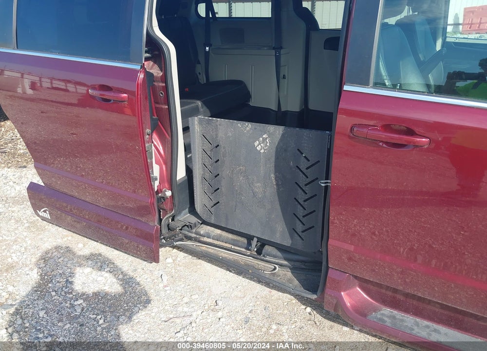2019 DODGE GRAND CARAVAN SXT VIN: 2C4RDGCG6KR556674