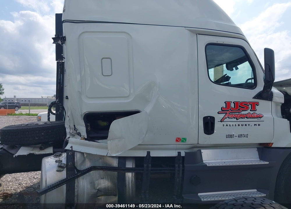 2020 FREIGHTLINER NEW CASCADIA 126 VIN: 3AKJHHDV8LSKY4821