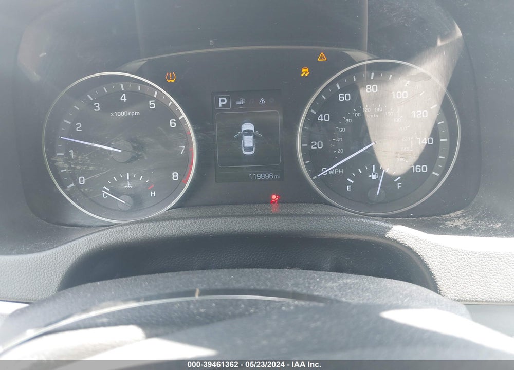 2018 HYUNDAI ELANTRA VIN: 5NPD84LF7JH340171