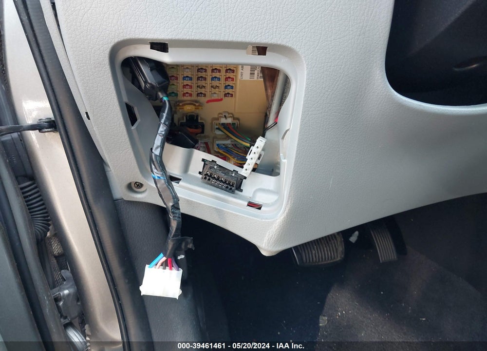 2013 KIA SORENTO LX VIN: 5XYKTDA66DG410067