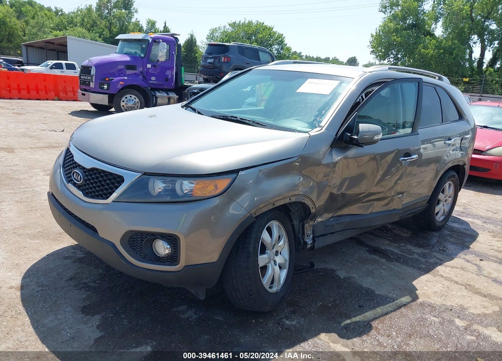 2013 KIA SORENTO LX VIN: 5XYKTDA66DG410067