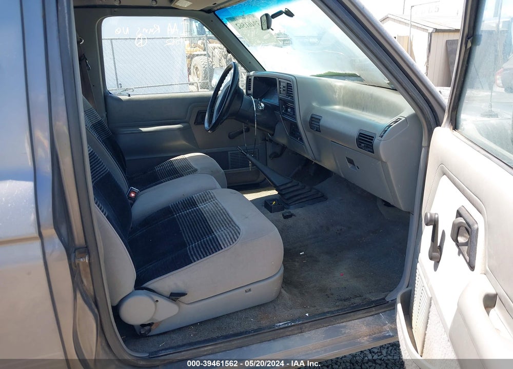 1992 FORD RANGER SUPER CAB VIN: 1FTCR15T6NPA01132