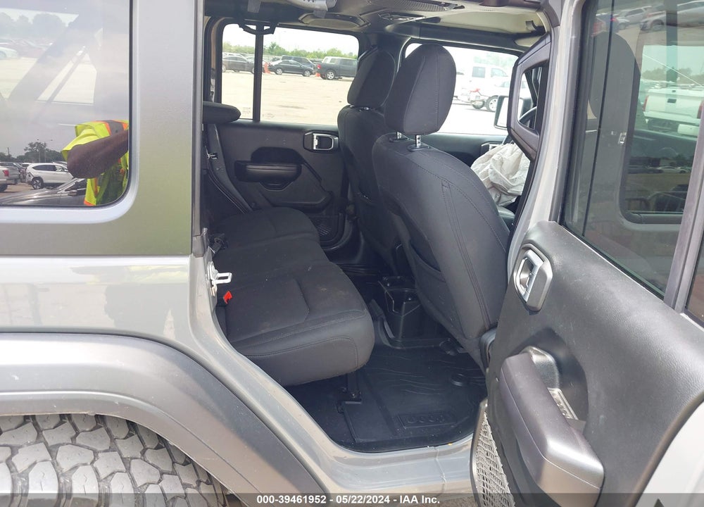 2018 JEEP WRANGLER UNLIMITED SPORT S 4X4 VIN: 1C4HJXDG9JW229131