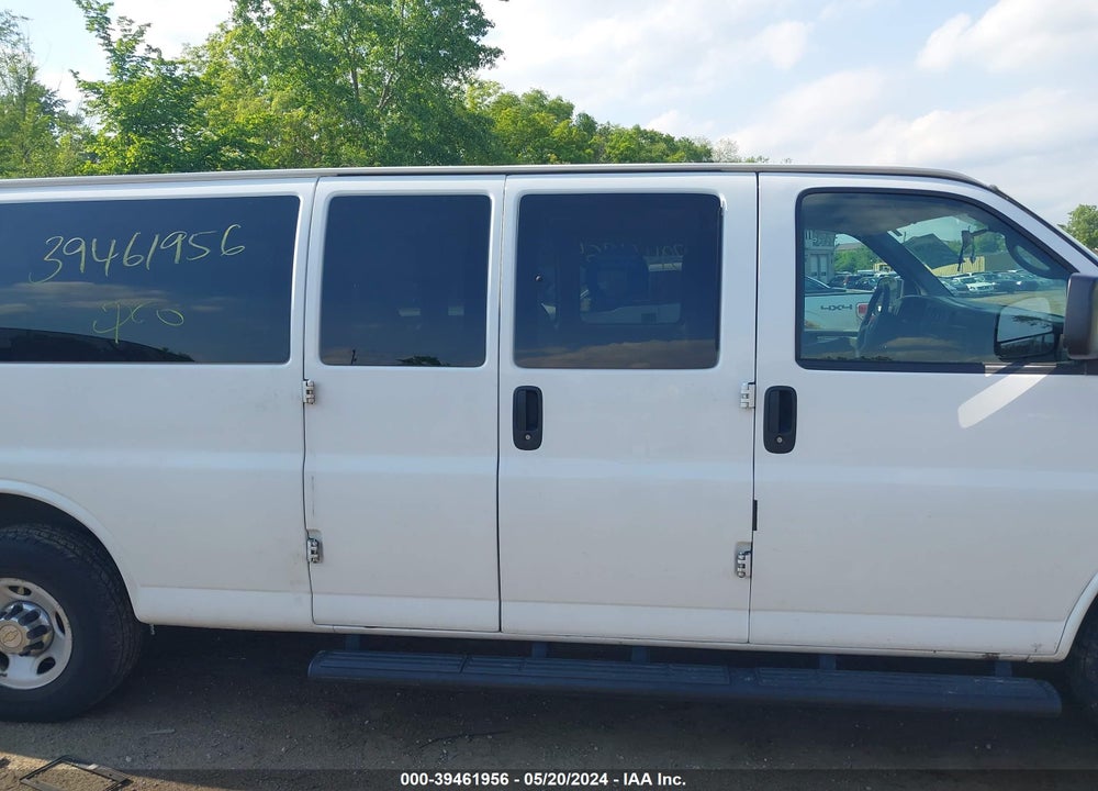 2015 CHEVROLET EXPRESS 3500 LT VIN: 1GAZG1FGXF1170309