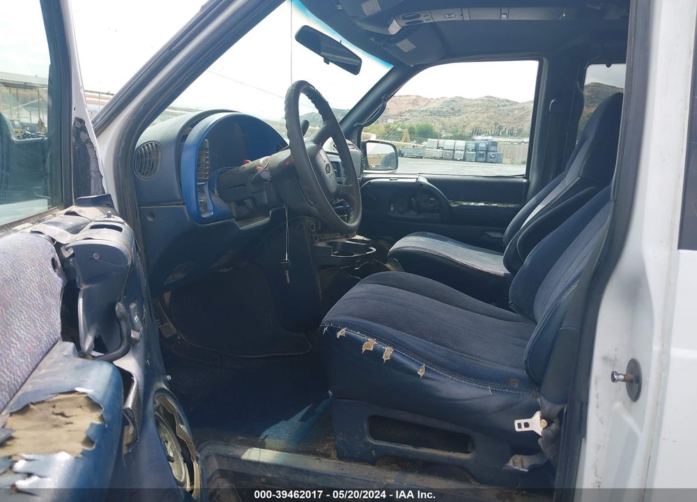 2000 CHEVROLET ASTRO VIN: 1GNDM19W7YB196755