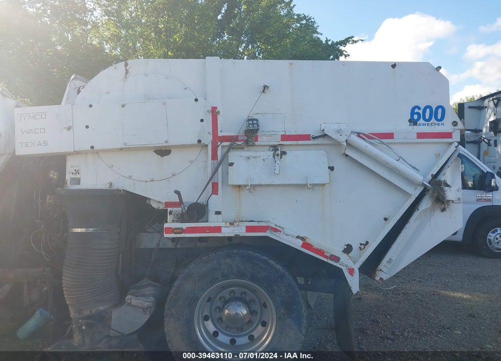 1995 FORD LN7000 SWEEPER VIN: 1FDXR72C0SVA82494
