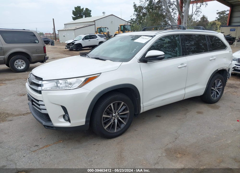 2017 TOYOTA HIGHLANDER XLE VIN: 5TDJZRFH1HS420029