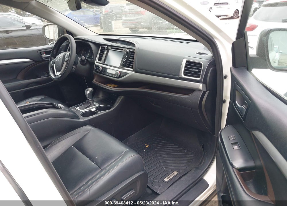 2017 TOYOTA HIGHLANDER XLE VIN: 5TDJZRFH1HS420029