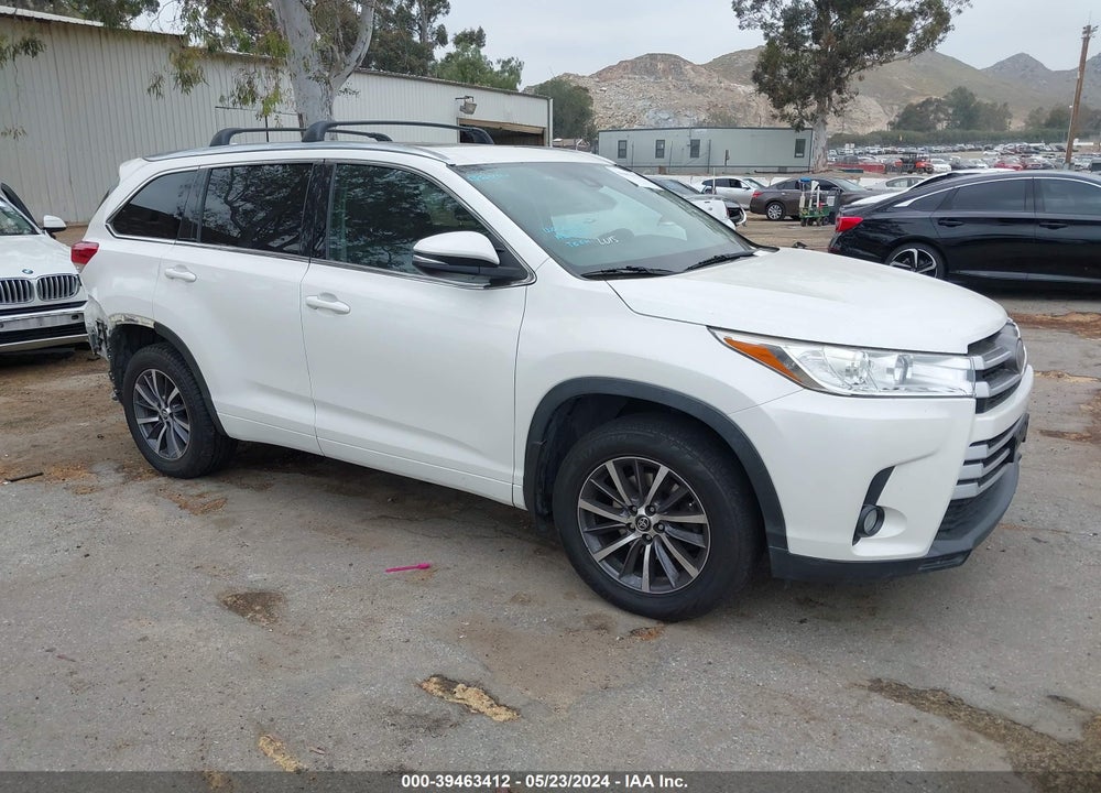 2017 TOYOTA HIGHLANDER XLE VIN: 5TDJZRFH1HS420029