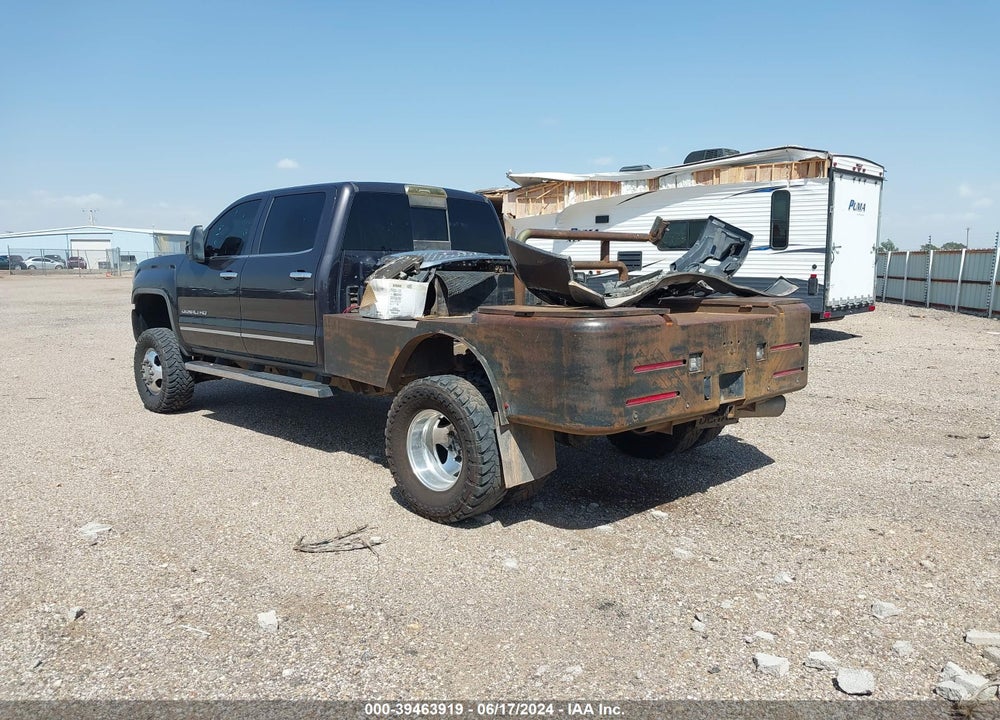 2015 GMC SIERRA 3500HD DENALI VIN: 1GT424E82FF173154